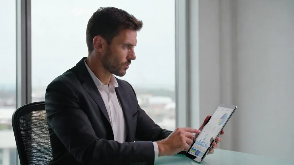 Relatórios para Tomada de Decisão Empresarial: 7 Modelos Essenciais para Crescer com Segurança 4 Tomada de decisão empresarial baseada em dados