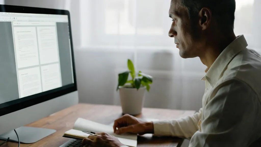 Os principais benefícios de começar como MEI e transformar sua renda 2 Formalização profissional ao se tornar MEI